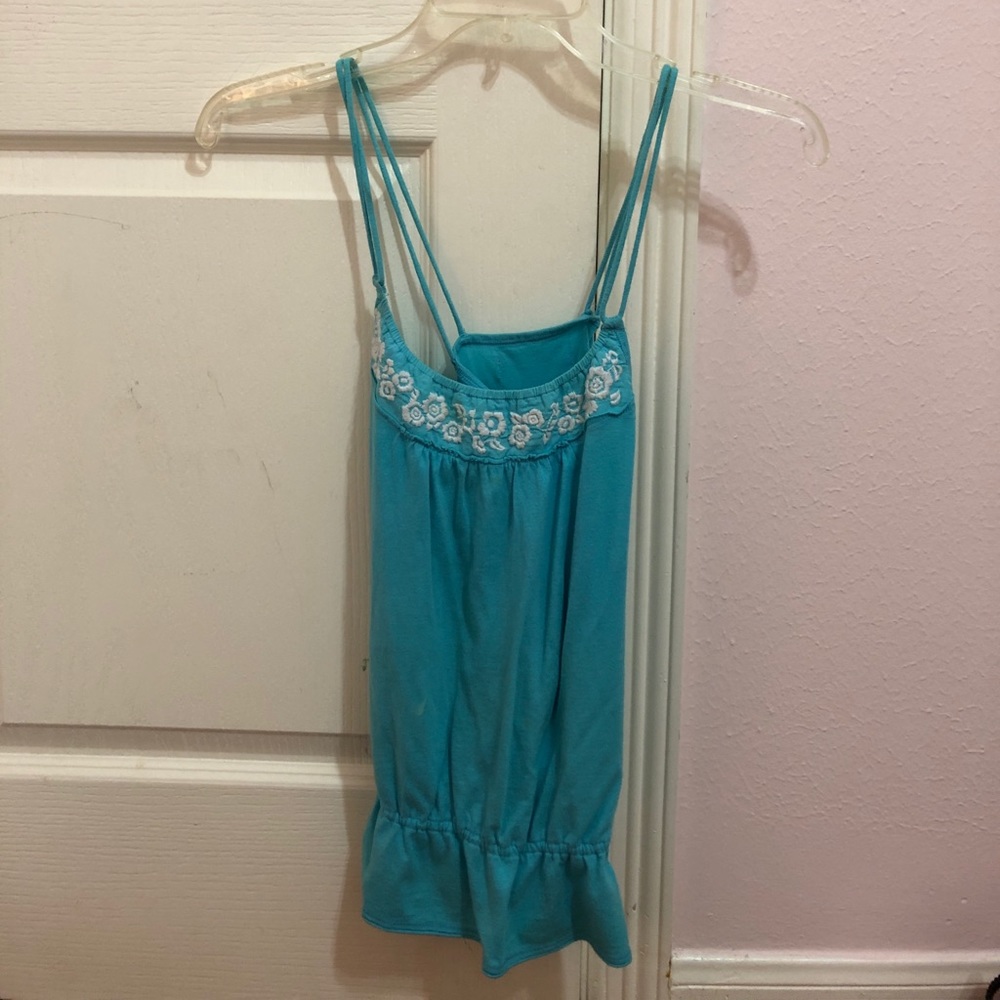 Cute little top!